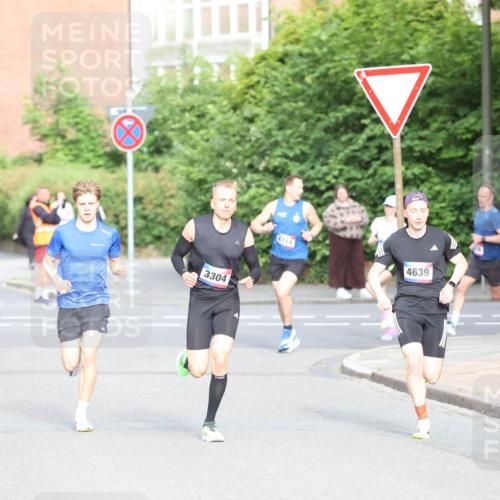 12.06.2026 - Holstenköstenlauf Andreas Tolksdorf http://msf.ph/oto/9745730 12.06.2026 19:07:51 Laufen 3304, 4714, 4639 meine-sportfotos.de