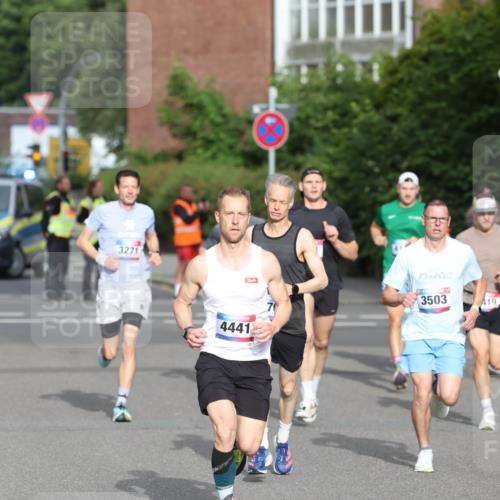 12.06.2026 - Holstenköstenlauf Andreas Tolksdorf http://msf.ph/oto/9745771 12.06.2026 19:08:24 Laufen 3271, 4441, 3503, 19 meine-sportfotos.de
