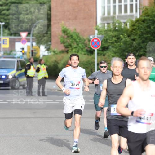 12.06.2026 - Holstenköstenlauf Andreas Tolksdorf http://msf.ph/oto/9745772 12.06.2026 19:08:25 Laufen 3271, 3503, 31, 4441 meine-sportfotos.de