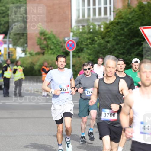 12.06.2026 - Holstenköstenlauf Andreas Tolksdorf http://msf.ph/oto/9745774 12.06.2026 19:08:26 Laufen 3271, 327, 3700, 444, 3503 meine-sportfotos.de