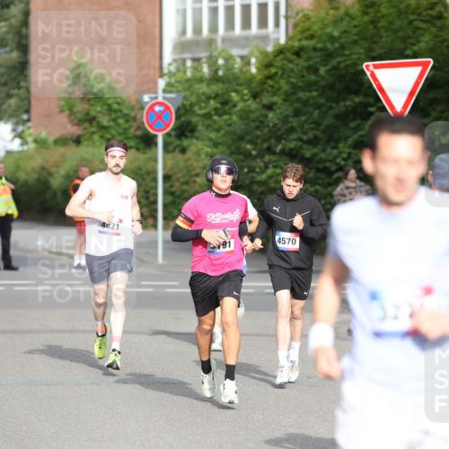 12.06.2026 - Holstenköstenlauf Andreas Tolksdorf http://msf.ph/oto/9745777 12.06.2026 19:08:29 Laufen 4421, 2, 91, 4570, 327, 3272 meine-sportfotos.de