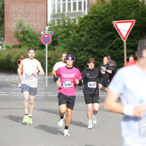 12.06.2026 - Holstenköstenlauf Andreas Tolksdorf http://msf.ph/oto/9745778 12.06.2026 19:08:29 Laufen 4421, 3191, 4570, 271 meine-sportfotos.de