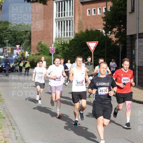 12.06.2026 - Holstenköstenlauf Andreas Tolksdorf http://msf.ph/oto/9745784 12.06.2026 19:08:37 Laufen 1906, 4640, 932, 3420, 4432, 4830 meine-sportfotos.de