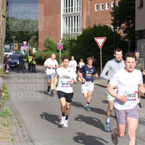 12.06.2026 - Holstenköstenlauf Andreas Tolksdorf http://msf.ph/oto/9745788 12.06.2026 19:08:39 Laufen 1906, 4640, 3015, 3253, 4932 meine-sportfotos.de