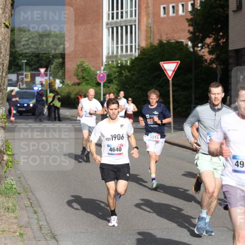 12.06.2026 - Holstenköstenlauf Andreas Tolksdorf http://msf.ph/oto/9745789 12.06.2026 19:08:39 Laufen 1906, 4640, 3015, 4932 meine-sportfotos.de
