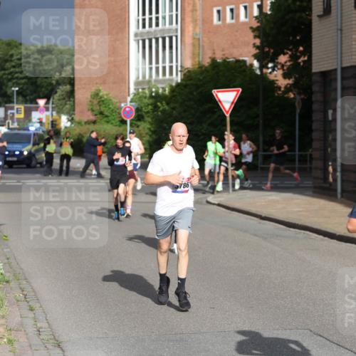 12.06.2026 - Holstenköstenlauf Andreas Tolksdorf http://msf.ph/oto/9745795 12.06.2026 19:08:42 Laufen 786, 3015 meine-sportfotos.de
