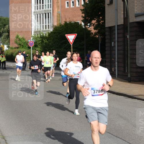 12.06.2026 - Holstenköstenlauf Andreas Tolksdorf http://msf.ph/oto/9745797 12.06.2026 19:08:43 Laufen 38, 4174, 3786 meine-sportfotos.de