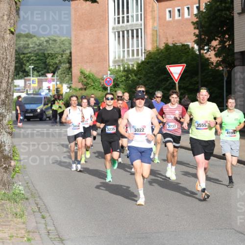 12.06.2026 - Holstenköstenlauf Andreas Tolksdorf http://msf.ph/oto/9745808 12.06.2026 19:08:48 Laufen 3956, 210, 3235, 3737, 3555, 3022, 4195 meine-sportfotos.de