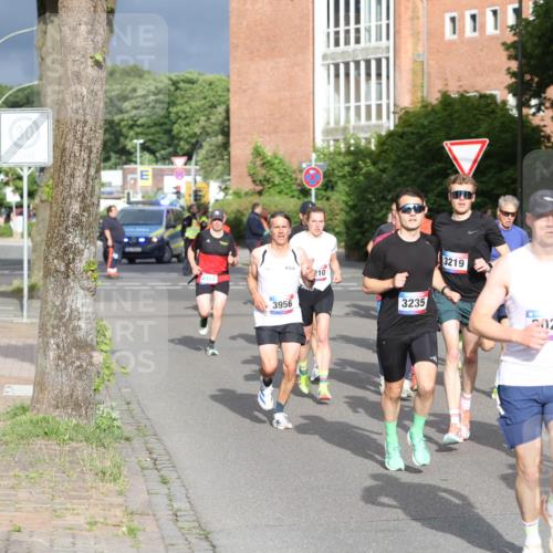 12.06.2026 - Holstenköstenlauf Andreas Tolksdorf http://msf.ph/oto/9745811 12.06.2026 19:08:49 Laufen 4314, 3956, 210, 3235, 3219, 22 meine-sportfotos.de