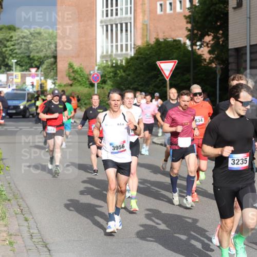 12.06.2026 - Holstenköstenlauf Andreas Tolksdorf http://msf.ph/oto/9745815 12.06.2026 19:08:51 Laufen 634, 4314, 3956, 3235 meine-sportfotos.de