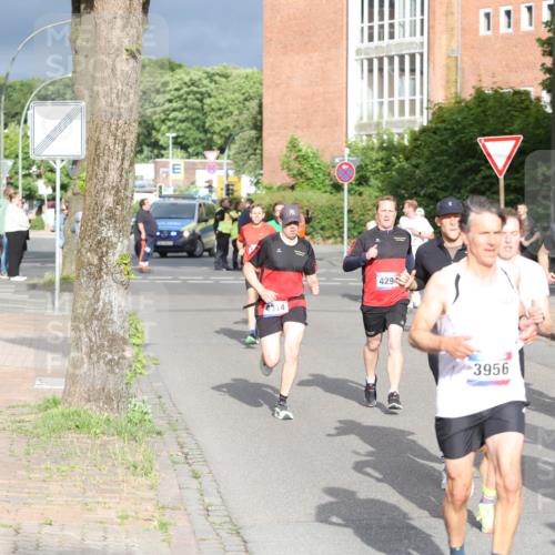 12.06.2026 - Holstenköstenlauf Andreas Tolksdorf http://msf.ph/oto/9745816 12.06.2026 19:08:52 Laufen 4294, 3956, 3123, 42, 195, 3 meine-sportfotos.de