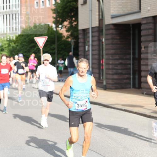 12.06.2026 - Holstenköstenlauf Andreas Tolksdorf http://msf.ph/oto/9745833 12.06.2026 19:09:01 Laufen 4176, 4862, 3599 meine-sportfotos.de