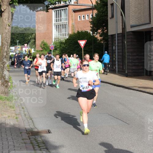 12.06.2026 - Holstenköstenlauf Andreas Tolksdorf http://msf.ph/oto/9745859 12.06.2026 19:09:16 Laufen 4438, 4413, 419, 4181, 12 meine-sportfotos.de