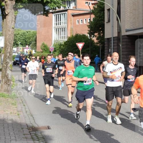 12.06.2026 - Holstenköstenlauf Andreas Tolksdorf http://msf.ph/oto/9745877 12.06.2026 19:09:31 Laufen 4185, 4238, 4237, 4514, 4161, 71, 82, 4620, 3823 meine-sportfotos.de