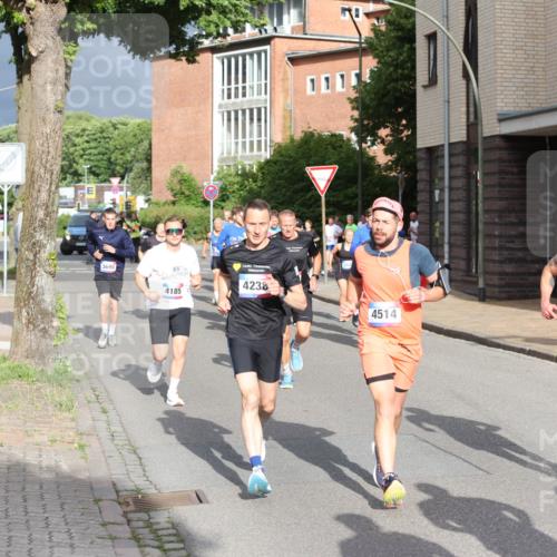 12.06.2026 - Holstenköstenlauf Andreas Tolksdorf http://msf.ph/oto/9745880 12.06.2026 19:09:32 Laufen 101, 3698, 4185, 4238, 4514, 4161 meine-sportfotos.de