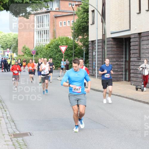 12.06.2026 - Holstenköstenlauf Andreas Tolksdorf http://msf.ph/oto/9745920 12.06.2026 19:09:54 Laufen 4412, 3567, 3932 meine-sportfotos.de