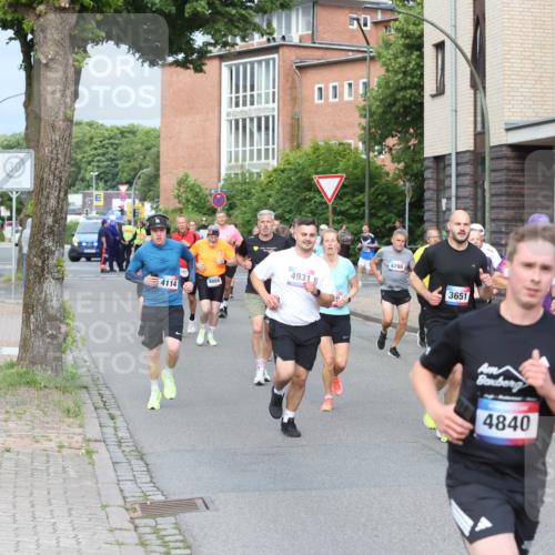 12.06.2026 - Holstenköstenlauf Andreas Tolksdorf http://msf.ph/oto/9745949 12.06.2026 19:10:10 Laufen 4114, 4888, 4931, 4798, 3651, 4840, 3597, 3703 meine-sportfotos.de