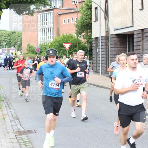 12.06.2026 - Holstenköstenlauf Andreas Tolksdorf http://msf.ph/oto/9745953 12.06.2026 19:10:12 Laufen 2243, 4114, 4923, 4931, 3860 meine-sportfotos.de