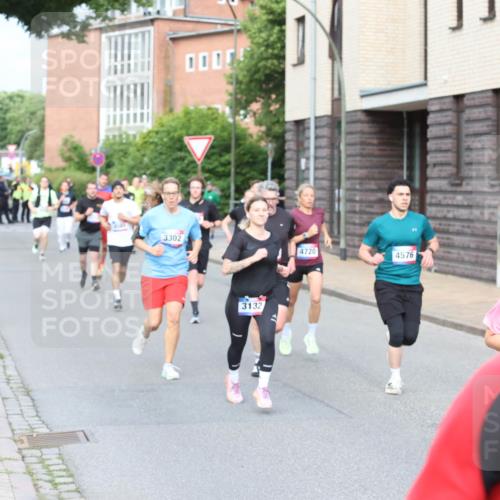 12.06.2026 - Holstenköstenlauf Andreas Tolksdorf http://msf.ph/oto/9745963 12.06.2026 19:10:17 Laufen 3302, 3132, 4720, 4576 meine-sportfotos.de
