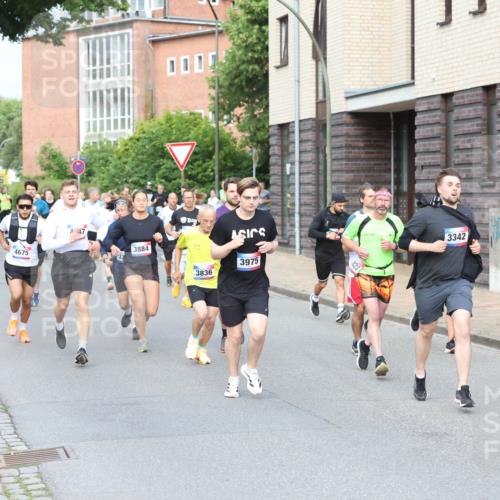 12.06.2026 - Holstenköstenlauf Andreas Tolksdorf http://msf.ph/oto/9745975 12.06.2026 19:10:30 Laufen 4675, 47, 3884, 3836, 3975, 123, 3342 meine-sportfotos.de