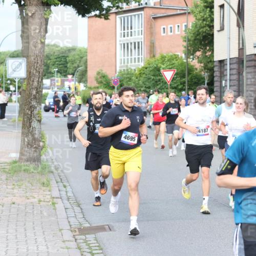 12.06.2026 - Holstenköstenlauf Andreas Tolksdorf http://msf.ph/oto/9745986 12.06.2026 19:10:35 Laufen 4695, 4187, 3039 meine-sportfotos.de