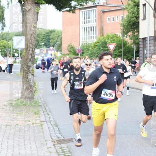12.06.2026 - Holstenköstenlauf Andreas Tolksdorf http://msf.ph/oto/9745987 12.06.2026 19:10:36 Laufen 3709, 8998, 4695, 307, 4418, 4187, 4178 meine-sportfotos.de