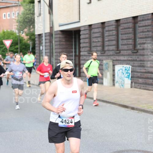 12.06.2026 - Holstenköstenlauf Andreas Tolksdorf http://msf.ph/oto/9745990 12.06.2026 19:10:38 Laufen 3000, 3430, 4424 meine-sportfotos.de