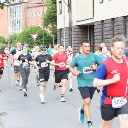 12.06.2026 - Holstenköstenlauf Andreas Tolksdorf http://msf.ph/oto/9746005 12.06.2026 19:10:46 Laufen 4610, 4241, 3705, 16, 4068, 3595, 3490 meine-sportfotos.de