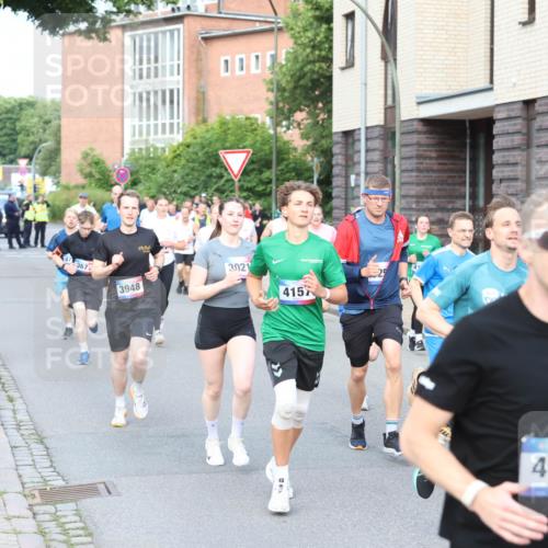 12.06.2026 - Holstenköstenlauf Andreas Tolksdorf http://msf.ph/oto/9746024 12.06.2026 19:10:54 Laufen 367, 3948, 3021, 4157, 4921, 3563 meine-sportfotos.de