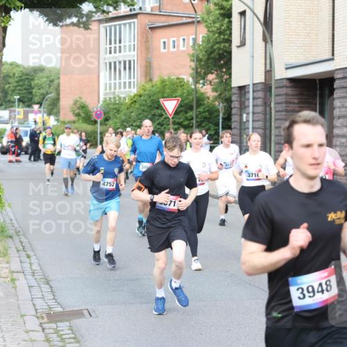 12.06.2026 - Holstenköstenlauf Andreas Tolksdorf http://msf.ph/oto/9746028 12.06.2026 19:10:56 Laufen 4752, 386, 3716, 3948, 4162 meine-sportfotos.de