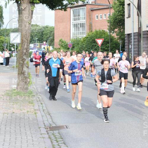 12.06.2026 - Holstenköstenlauf Andreas Tolksdorf http://msf.ph/oto/9746055 12.06.2026 19:11:11 Laufen 3502, 3053, 3935, 890, 3767, 445, 376, 3668, 3247, 81 meine-sportfotos.de