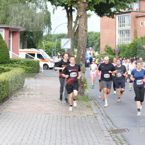 12.06.2026 - Holstenköstenlauf Andreas Tolksdorf http://msf.ph/oto/9746076 12.06.2026 19:11:24 Laufen 3708, 3423, 3174, 3518, 441, 492, 3763, 63, 449 meine-sportfotos.de