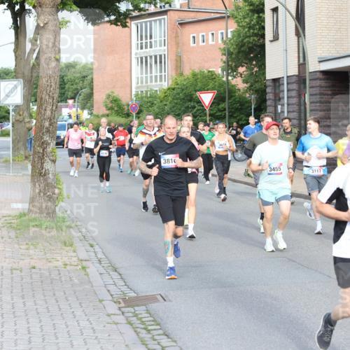 12.06.2026 - Holstenköstenlauf Andreas Tolksdorf http://msf.ph/oto/9746095 12.06.2026 19:11:35 Laufen 3, 3810, 3624, 3455, 3117, 876, 33 meine-sportfotos.de