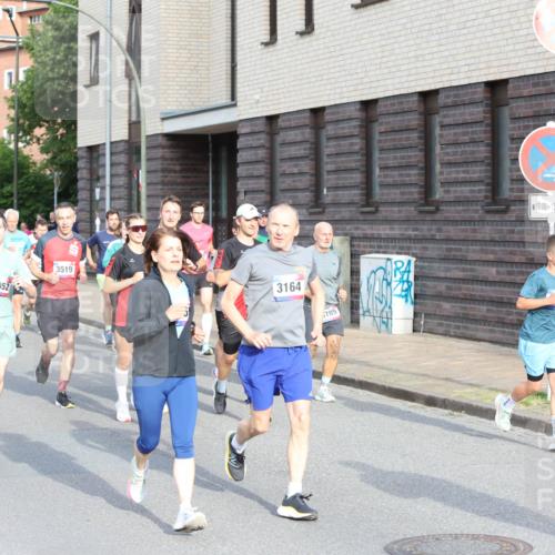 12.06.2026 - Holstenköstenlauf Andreas Tolksdorf http://msf.ph/oto/9746117 12.06.2026 19:11:51 Laufen 4130, 3176, 3952, 3519, 3164, 789, 10, 06, 15, 06, 26 meine-sportfotos.de