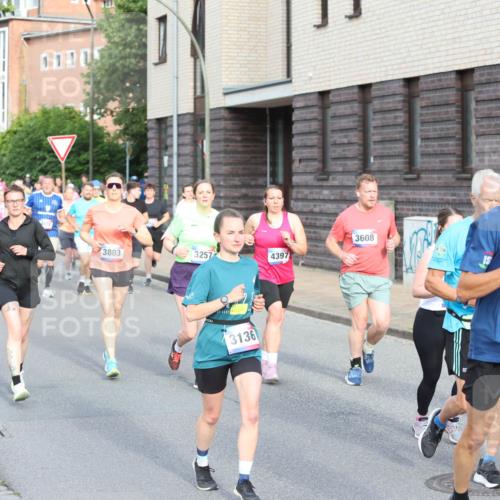 12.06.2026 - Holstenköstenlauf Andreas Tolksdorf http://msf.ph/oto/9746123 12.06.2026 19:11:57 Laufen 3803, 3257, 4397, 3136, 3608, 3283, 10, 06, 15, 06, 26, 3382 meine-sportfotos.de