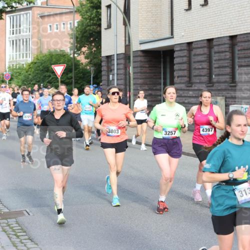 12.06.2026 - Holstenköstenlauf Andreas Tolksdorf http://msf.ph/oto/9746125 12.06.2026 19:11:57 Laufen 20, 4721, 4880, 3803, 3257, 4397, 313, 3608, 10, 06 meine-sportfotos.de