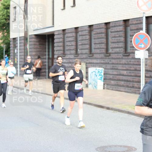 12.06.2026 - Holstenköstenlauf Andreas Tolksdorf http://msf.ph/oto/9746153 12.06.2026 19:12:17 Laufen 4370, 4846, 3950, 3918 meine-sportfotos.de