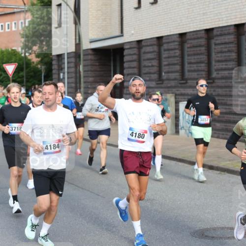 12.06.2026 - Holstenköstenlauf Andreas Tolksdorf http://msf.ph/oto/9746158 12.06.2026 19:12:20 Laufen 4636, 4411, 0000, 3718, 4184, 461, 3350, 4180, 3857, 10, 06, 15, 06, 25, 4903 meine-sportfotos.de