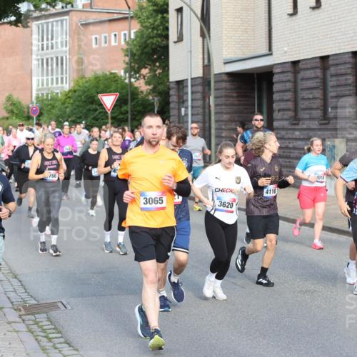 12.06.2026 - Holstenköstenlauf Andreas Tolksdorf http://msf.ph/oto/9746175 12.06.2026 19:12:33 Laufen 4836, 3921, 766, 3065, 3620, 4110, 4018, 4112, 29 meine-sportfotos.de