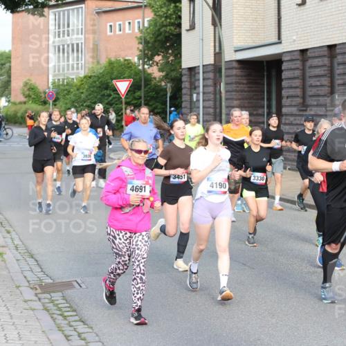 12.06.2026 - Holstenköstenlauf Andreas Tolksdorf http://msf.ph/oto/9746205 12.06.2026 19:12:53 Laufen 4486, 3939, 4691, 3451, 4190, 3330, 4586, 3 meine-sportfotos.de