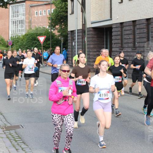 12.06.2026 - Holstenköstenlauf Andreas Tolksdorf http://msf.ph/oto/9746207 12.06.2026 19:12:53 Laufen 3939, 485, 3451, 4190, 3330, 048, 72, 96, 1299, 4586 meine-sportfotos.de