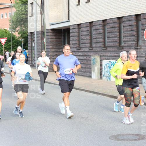 12.06.2026 - Holstenköstenlauf Andreas Tolksdorf http://msf.ph/oto/9746211 12.06.2026 19:12:55 Laufen 393, 3204, 4850, 10, 06, 15, 06, 26, 3063 meine-sportfotos.de