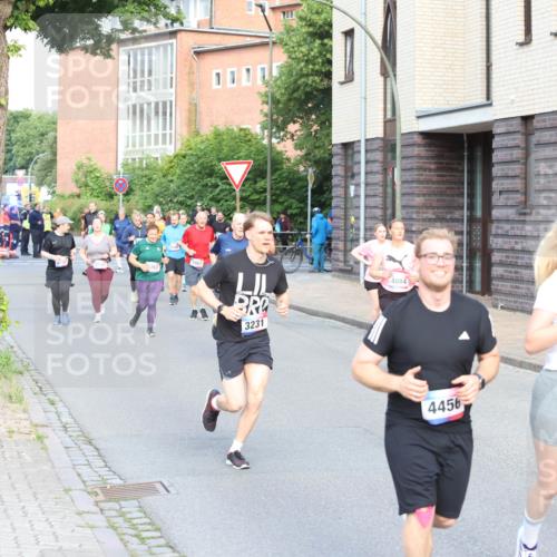 12.06.2026 - Holstenköstenlauf Andreas Tolksdorf http://msf.ph/oto/9746219 12.06.2026 19:13:01 Laufen 3, 3231, 4884, 4456, 2, 3957 meine-sportfotos.de