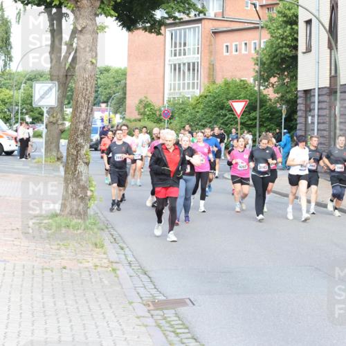 12.06.2026 - Holstenköstenlauf Andreas Tolksdorf http://msf.ph/oto/9746260 12.06.2026 19:13:25 Laufen 3933, 4257, 61, 3183, 4561, 3905, 3940, 371 meine-sportfotos.de