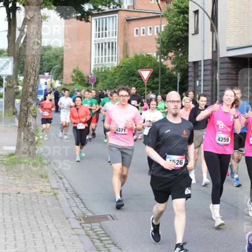 12.06.2026 - Holstenköstenlauf Andreas Tolksdorf http://msf.ph/oto/9746270 12.06.2026 19:13:30 Laufen 3113, 1371, 0000, 526, 4259, 4256, 90 meine-sportfotos.de