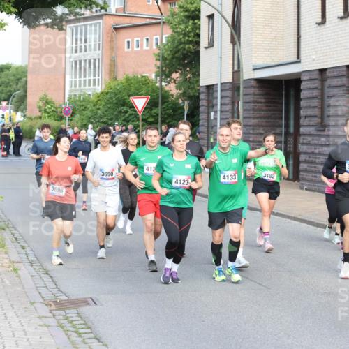 12.06.2026 - Holstenköstenlauf Andreas Tolksdorf http://msf.ph/oto/9746279 12.06.2026 19:13:36 Laufen 3, 3695, 3458, 412, 3690, 4133, 3182, 4123, 376, 31 meine-sportfotos.de