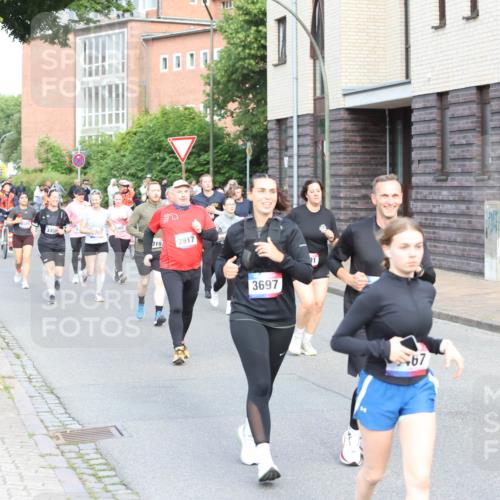 12.06.2026 - Holstenköstenlauf Andreas Tolksdorf http://msf.ph/oto/9746301 12.06.2026 19:13:54 Laufen 3359, 319, 3917, 3697, 67, 3250 meine-sportfotos.de