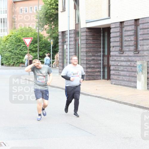 12.06.2026 - Holstenköstenlauf Andreas Tolksdorf http://msf.ph/oto/9746356 12.06.2026 19:15:18 Laufen 3222, 3221 meine-sportfotos.de