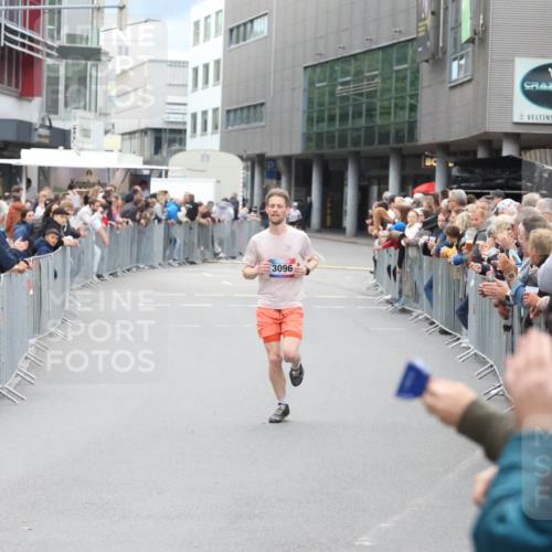12.06.2026 - Holstenköstenlauf Andreas Tolksdorf http://msf.ph/oto/9746383 12.06.2026 19:37:26 Laufen 3096 meine-sportfotos.de