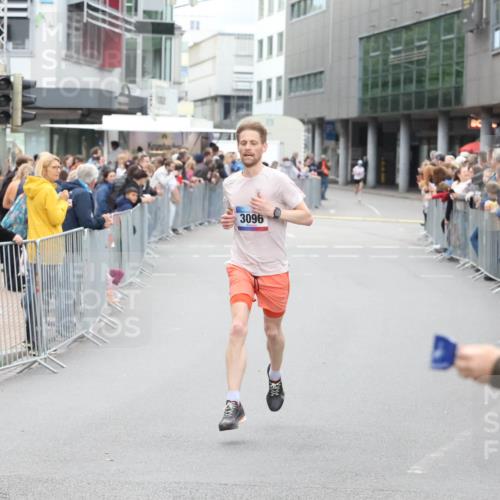 12.06.2026 - Holstenköstenlauf Andreas Tolksdorf http://msf.ph/oto/9746385 12.06.2026 19:37:27 Laufen 3096 meine-sportfotos.de
